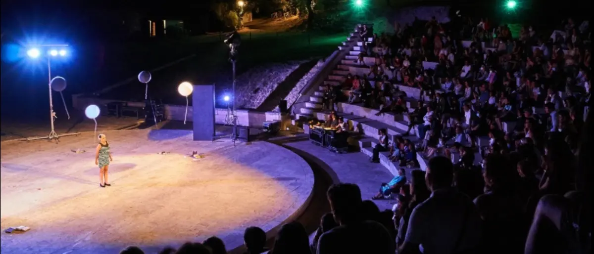 Ricadi, numeri da record per la V edizione di “Avvistamenti teatrali”: 1500 ospiti in 7 eventi -VIDEO