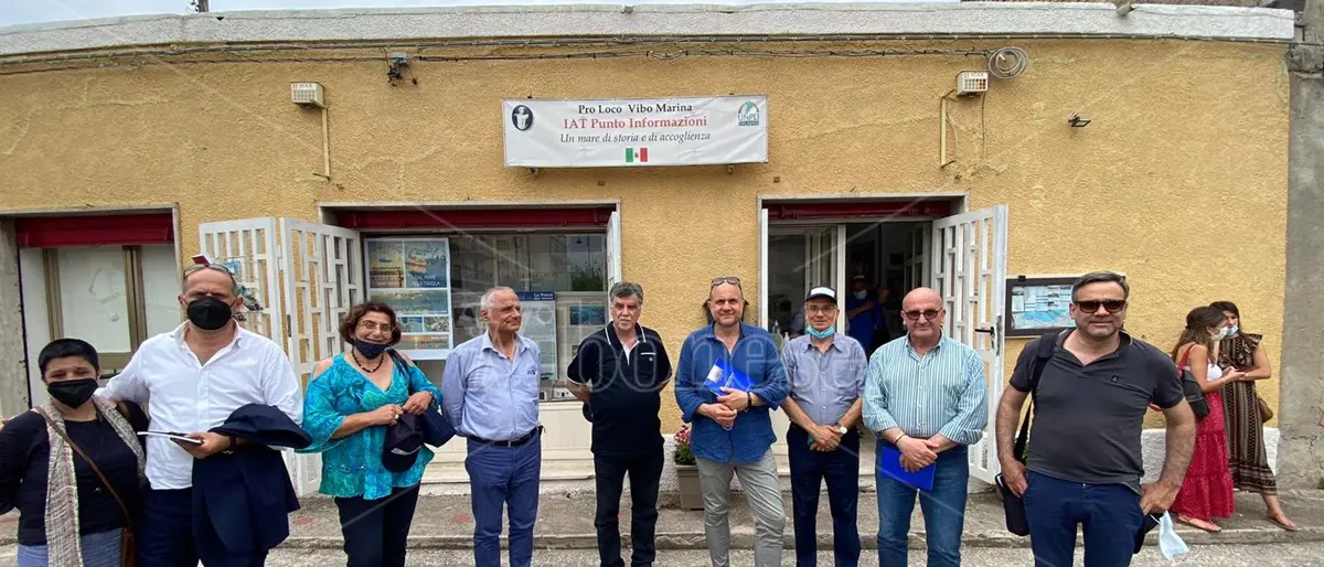 Vibo Marina, il punto informazioni della Pro loco unico riferimento per i turisti
