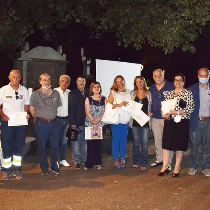 A Vallelonga premio a medici, infermieri e volontari in prima linea contro il Covid