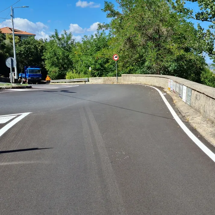 Vibo, il Comune riapre al transito la strada per Longobardi: lavori terminati