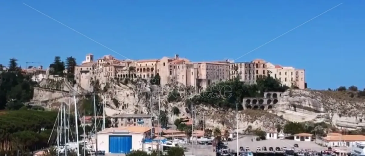 Viaggio tra le canzoni di Mogol e Battisti, a Tropea il secondo evento del Festival d’autunno