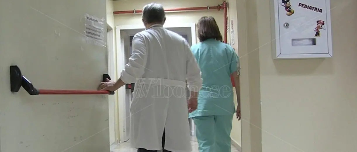 Alla Pediatria di Vibo carenza di medici ed esoneri dal servizio. Reparto in affanno