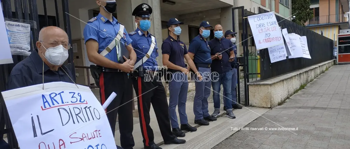 Sanità nel comprensorio di Nicotera, manifestazione dinanzi all’Asp di Vibo