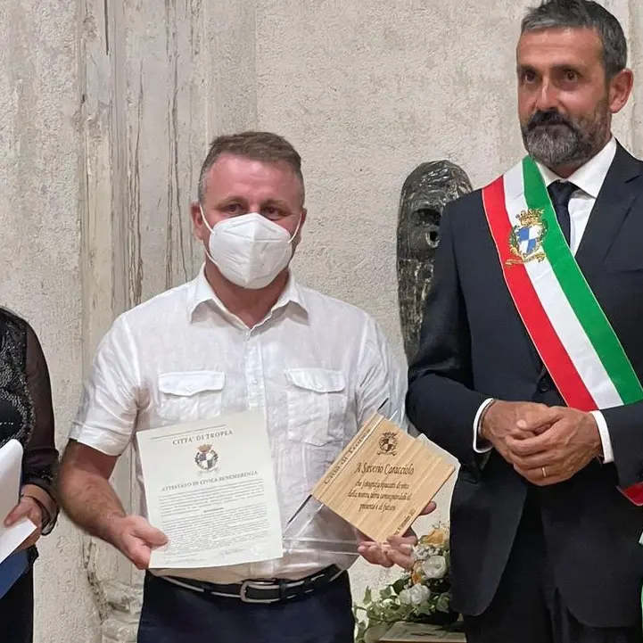 Tropea, consegnate 4 civiche benemerenze: una al videoreporter di Lac Caracciolo