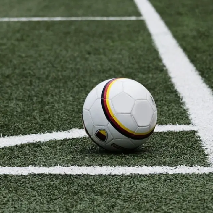 Mileto, nuovi fondi per il campo sportivo. Il sindaco: «Diventerà uno stadio dilettantistico»