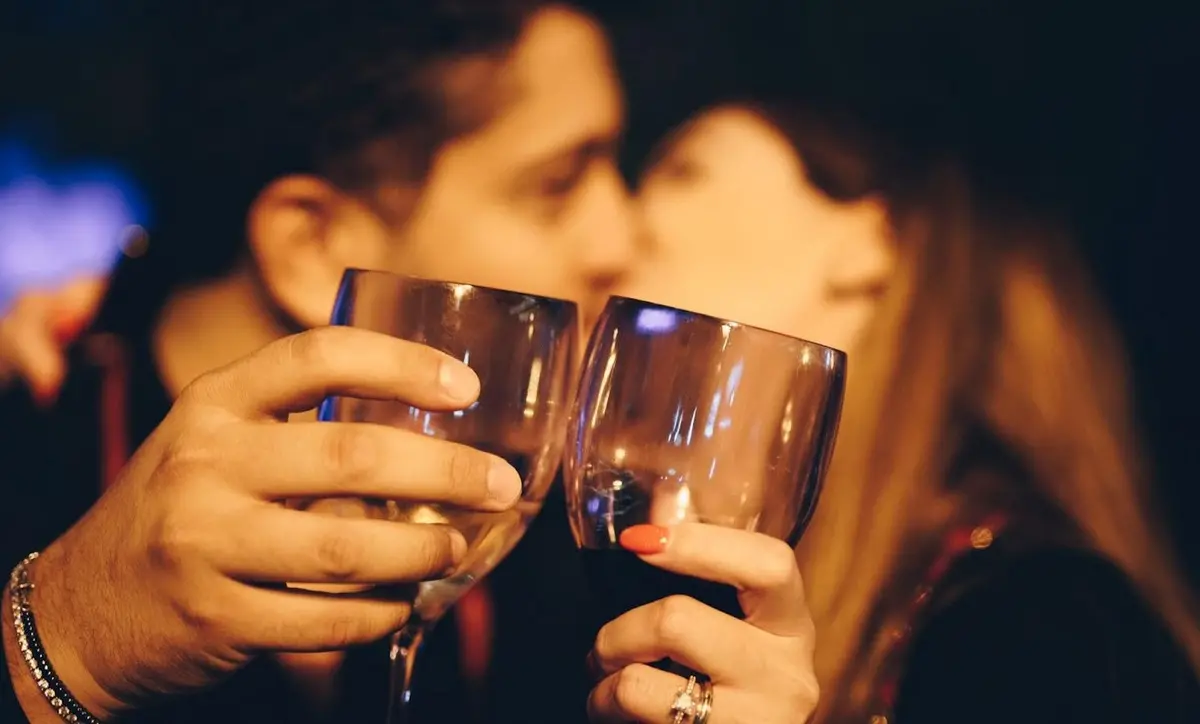 Venti cantine storiche e tanto pubblico per la quinta edizione della rassegna \"Vicoli diVini\" -Video