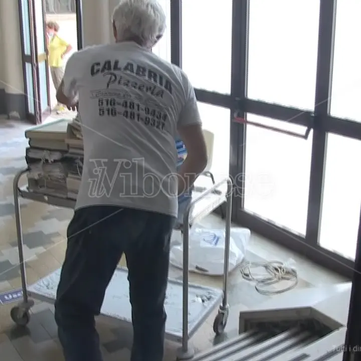 I lavori urgenti e indifferibili alla Don Bosco di Vibo slittano di un mese - Video