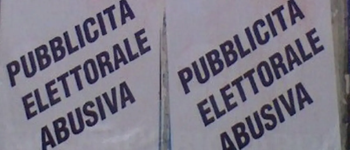 Regionali, Santoro (M5S) denuncia le «barbarie delle affissioni selvagge»