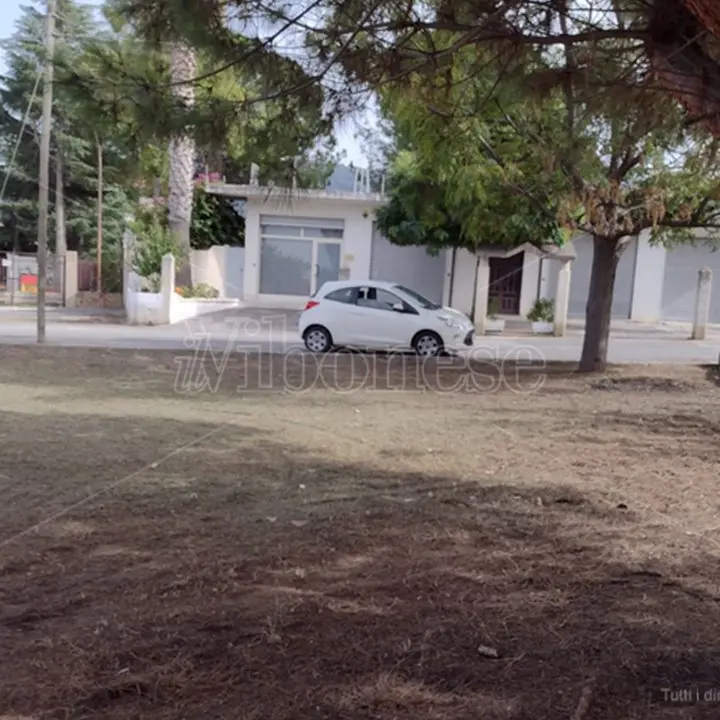 Inagibile la scuola di Portosalvo, gli alunni trasferiti nei gazebo