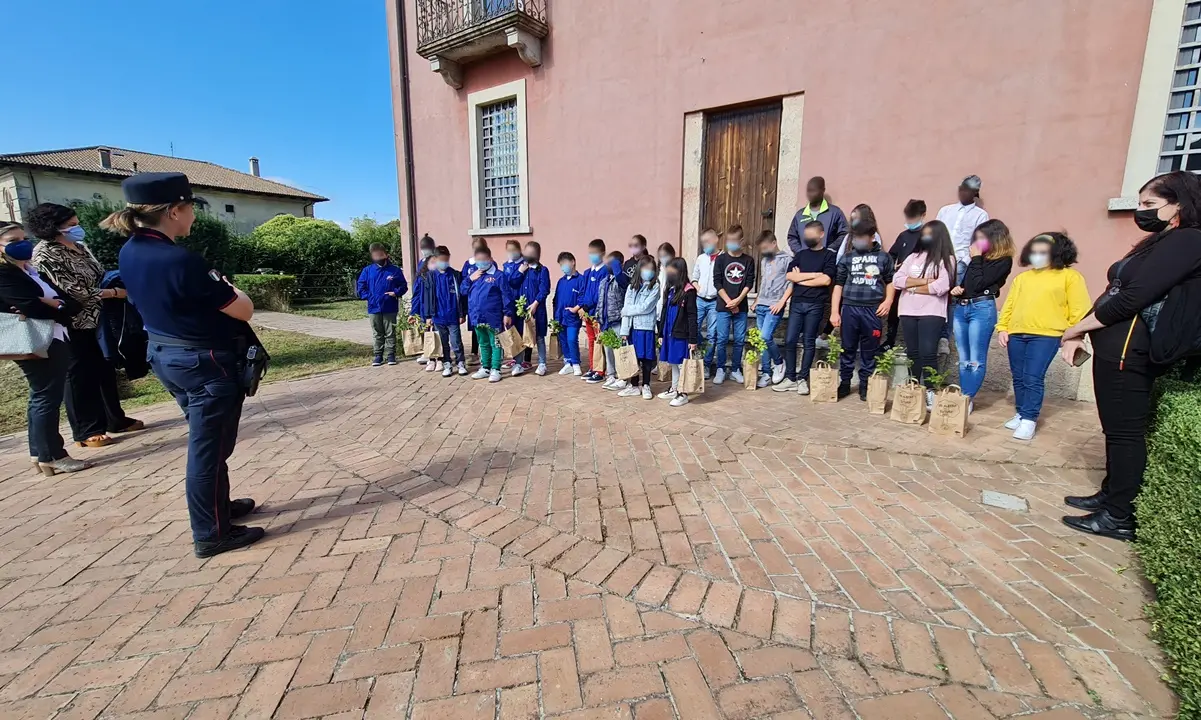 \"Un albero per il futuro\", a Mongiana i bambini piantano sedici faggi - Foto