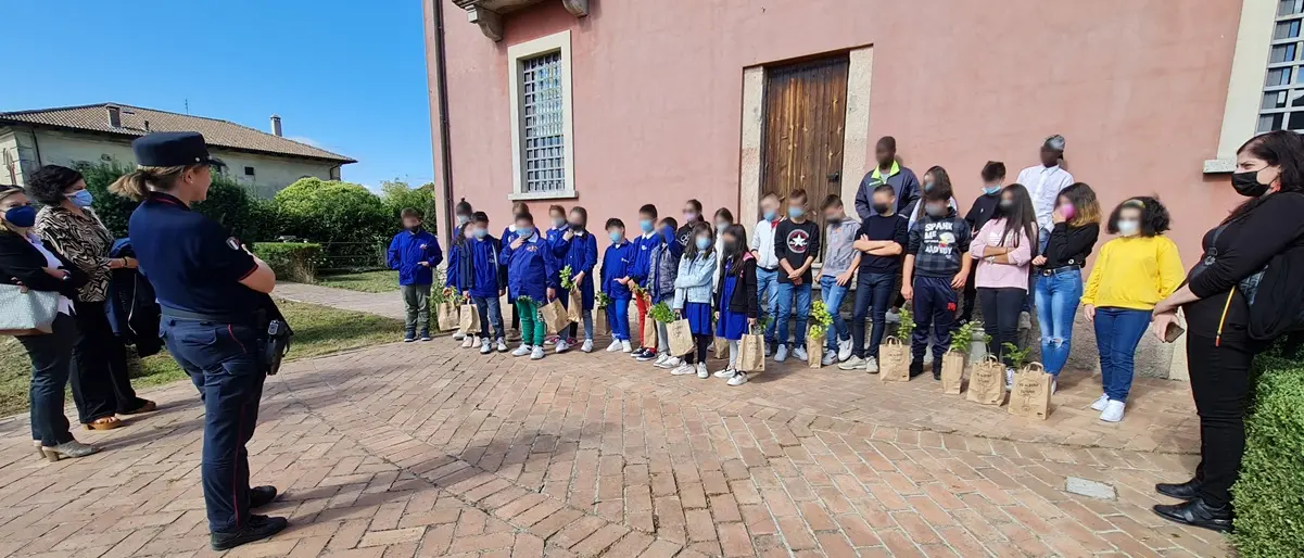 \"Un albero per il futuro\", a Mongiana i bambini piantano sedici faggi - Foto