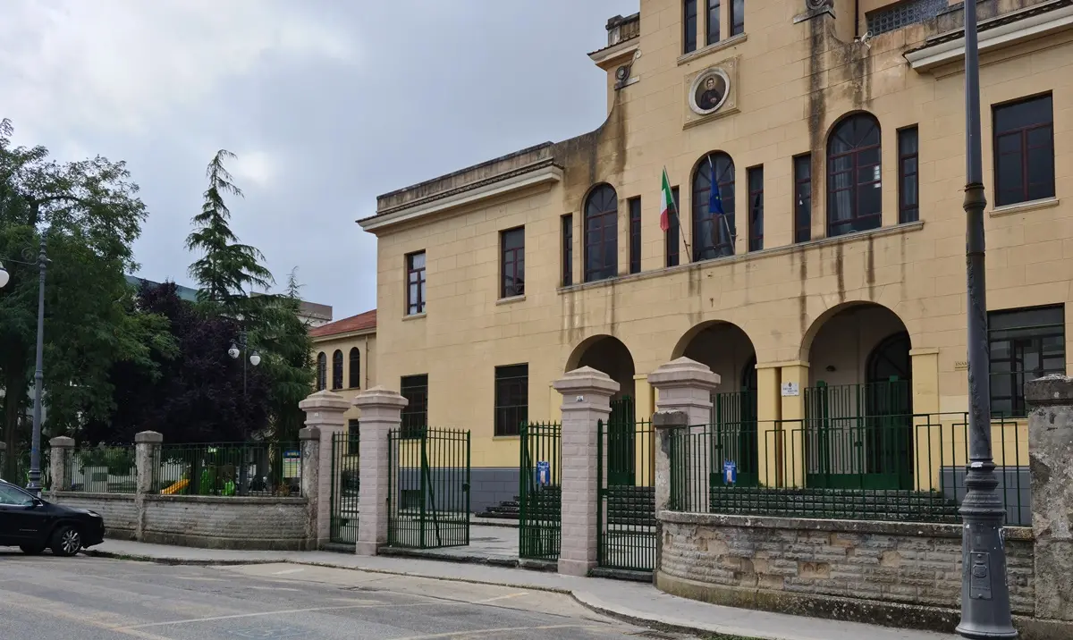Sopralluogo alla Don Bosco-Garibaldi di Vibo, il Cgr: «I dubbi permangono»