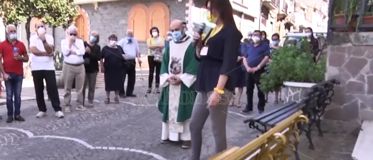 A Dasà la prima panchina in Italia per la consapevolezza dell'endometriosi -Video