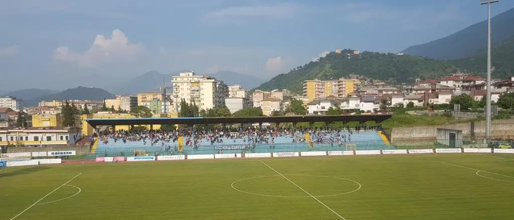 La Vibonese cade in Campania. Castaldo la punisce allo scadere