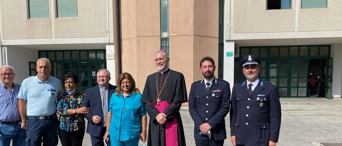 Il nuovo vescovo Attilio Nostro arriva a Vibo e va in visita al carcere