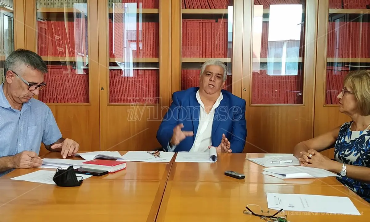 Covid, l'Azienda sanitaria di Vibo mette a punto il nuovo piano vaccinale