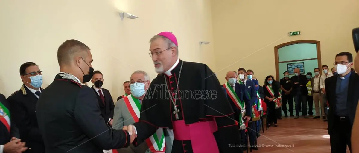 Mileto accoglie il nuovo vescovo Attilio Nostro: «Sarò un vostro discepolo» -Video