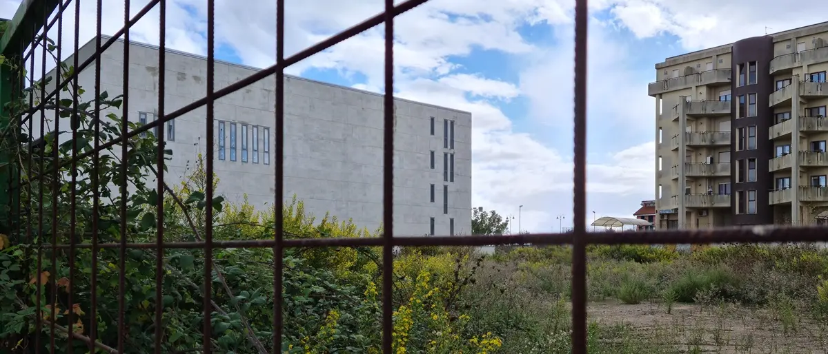 Nuovo teatro di Vibo, al via i lavori di completamento. Russo: «Siamo ripartiti»