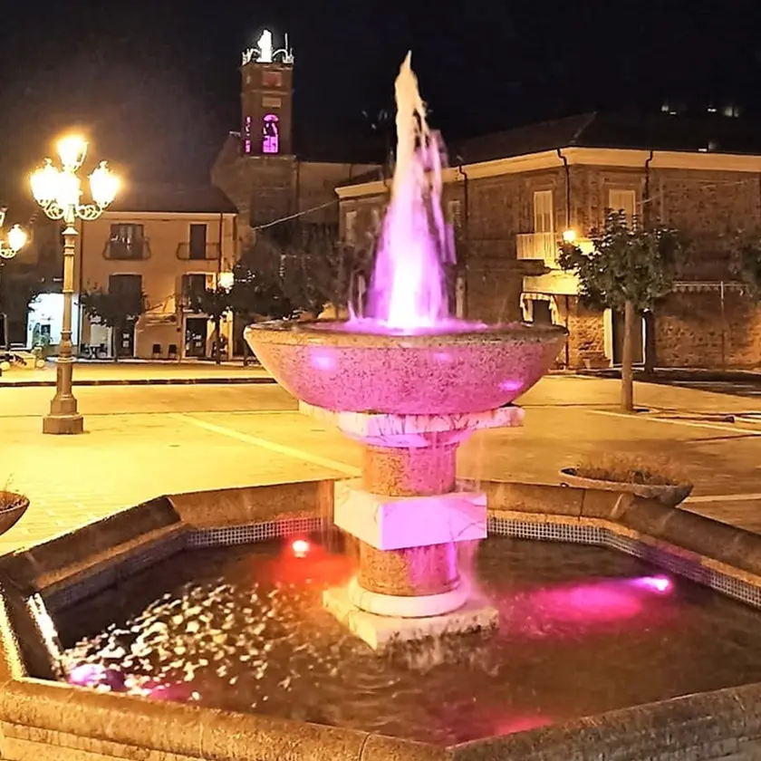 Filadelfia si tinge di rosa nel mese della prevenzione contro il tumore al seno