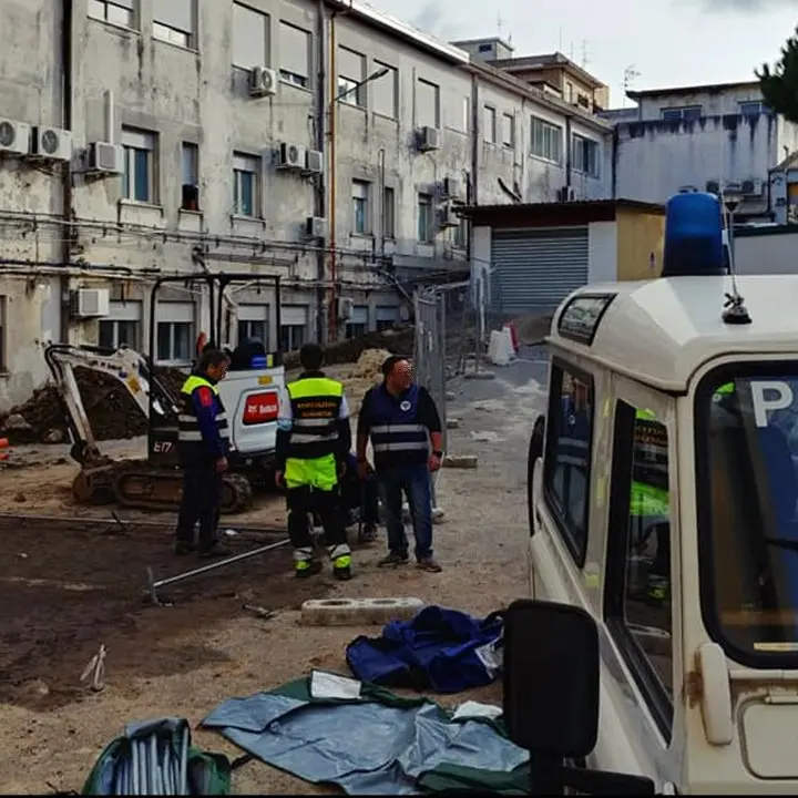 Ospedale Vibo: smontata la tensostruttura per il triage Covid. Non serve, pochi casi
