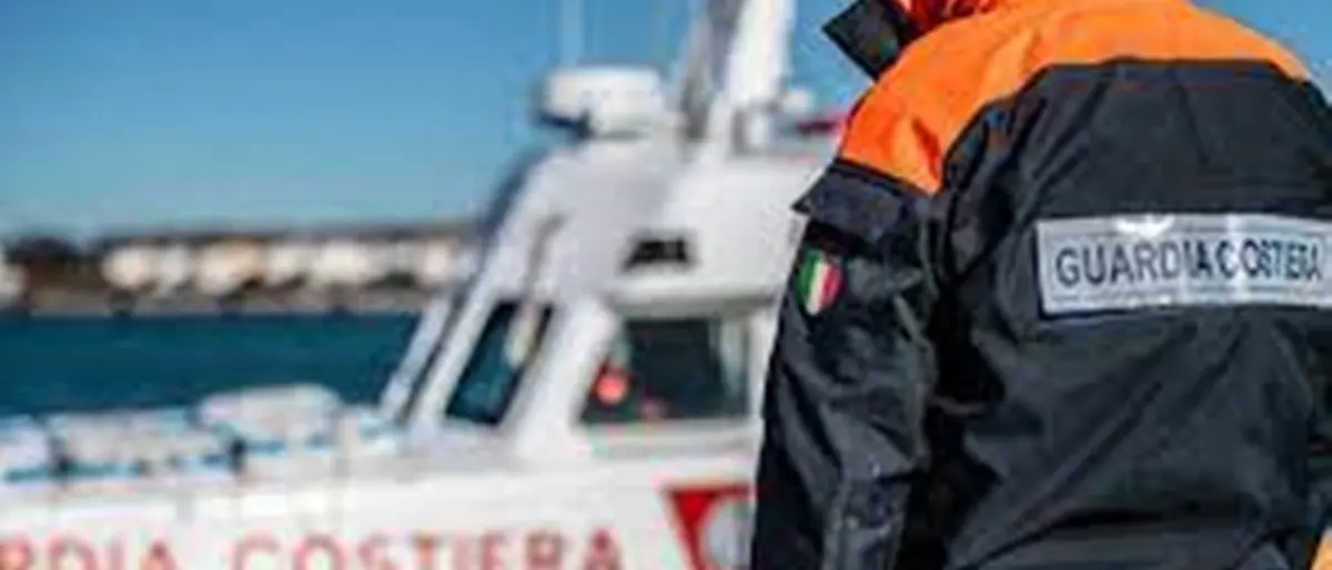 Oltre 1300 migranti in pericolo al largo delle coste calabresi, interviene la Guardia costiera
