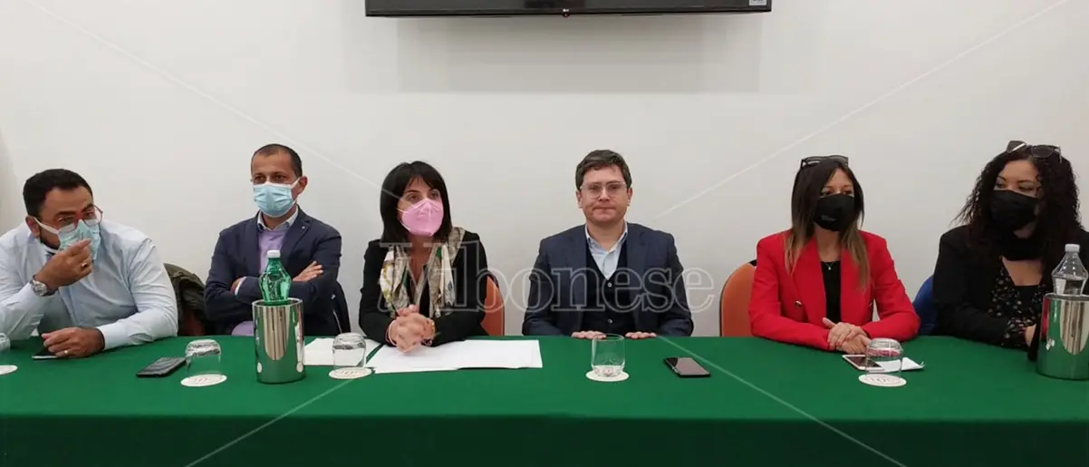 Comune di Vibo in dissesto, il Pd chiede le dimissioni del sindaco Limardo - Video