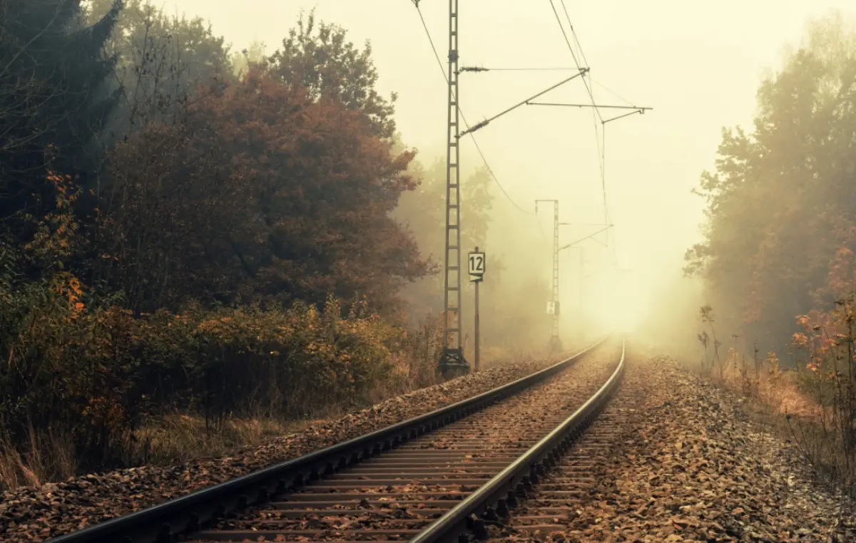 Tragico incidente nel Cosentino: attraversa i binari e muore travolta da un treno