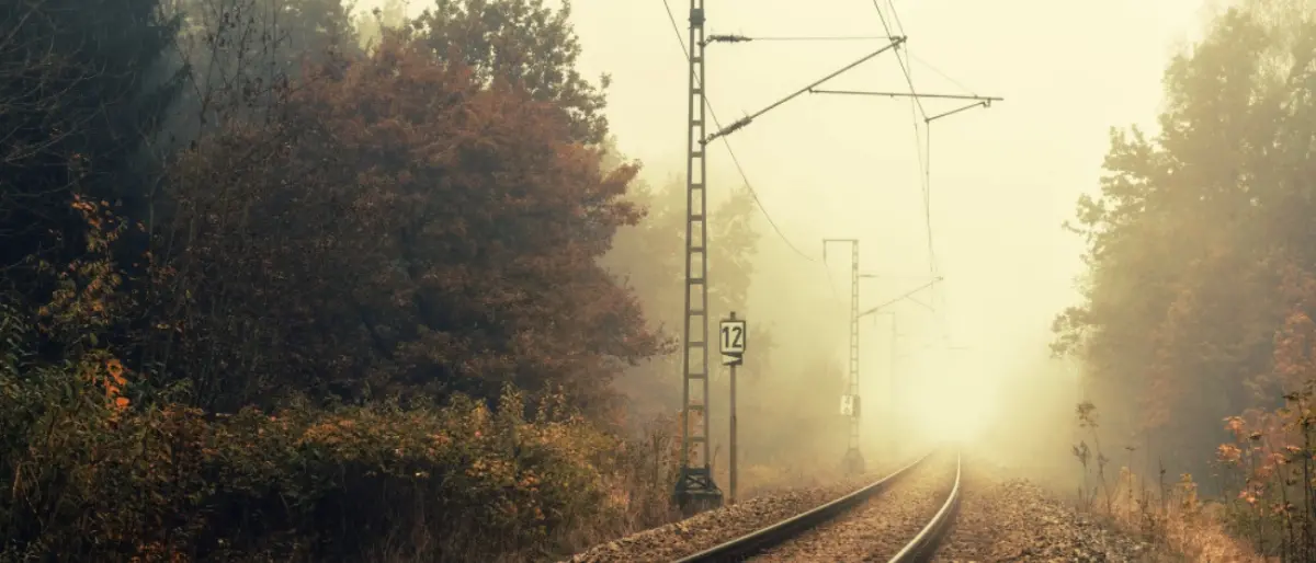 Tragico incidente nel Cosentino: attraversa i binari e muore travolta da un treno