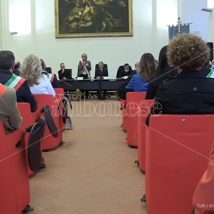I sindaci del Vibonese insieme per riaffermare con Falvo la cultura della legalità: «Lo Stato c’è» -Video