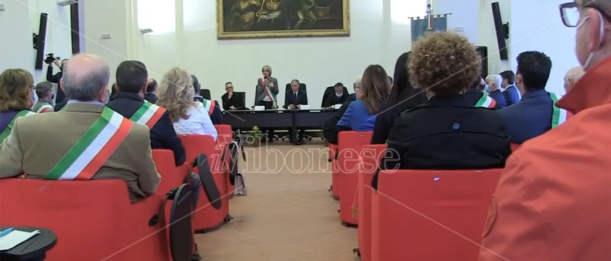 I sindaci del Vibonese insieme per riaffermare con Falvo la cultura della legalità: «Lo Stato c’è» -Video