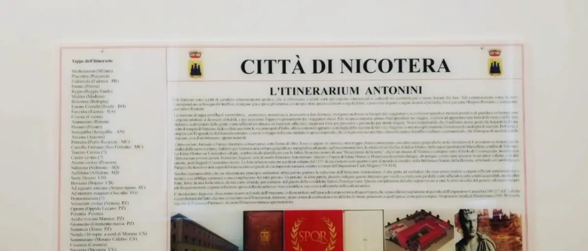 Nicotera nelle antiche mappe romane: un pannello dell’Itinerarium Antonini nella sala consiliare