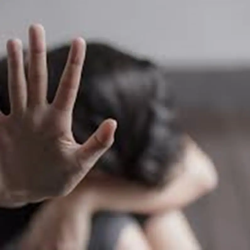 «Costretta a baciare lo zio»: 66enne di Briatico condannato a due anni per violenza sessuale sulla nipote 18enne