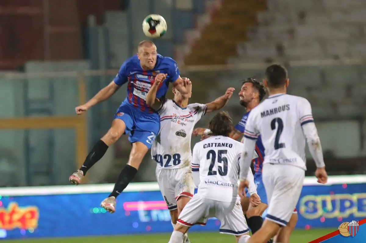 Animi accesi fra Catania e Vibonese. Due giornate di stop al tecnico D’Agostino