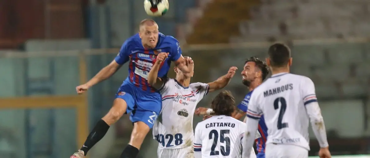 Animi accesi fra Catania e Vibonese. Due giornate di stop al tecnico D’Agostino