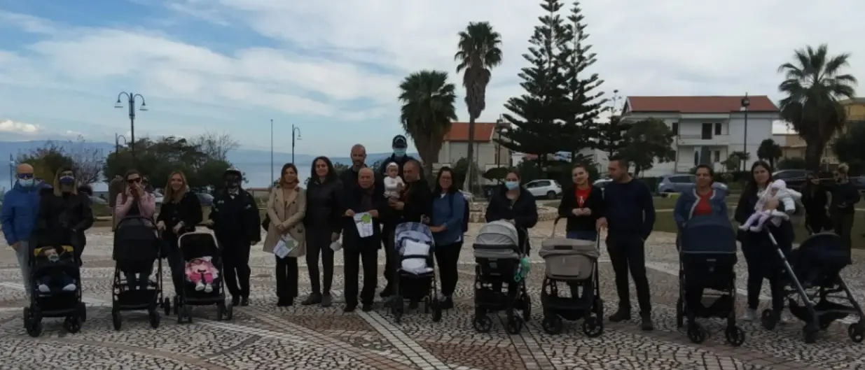 Briatico, un albero per ogni nuovo nato: l’iniziativa per la Festa nazionale