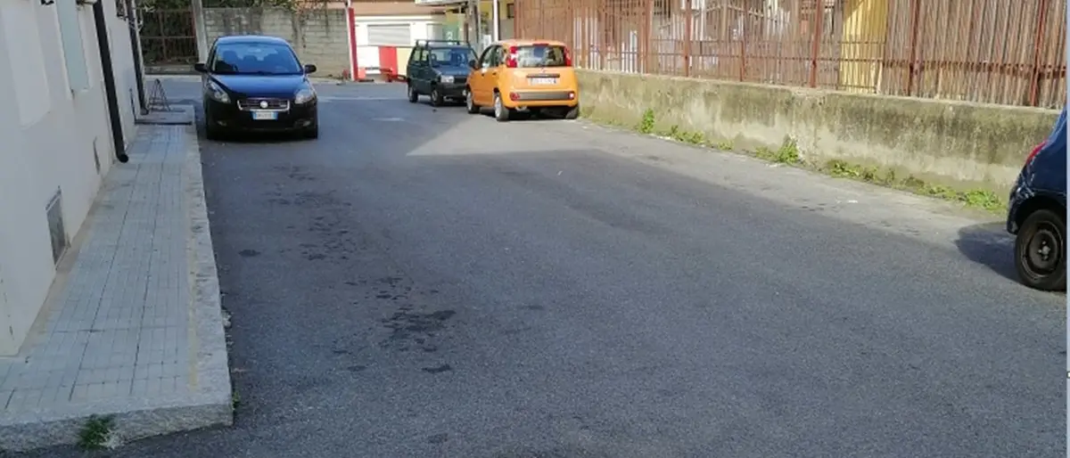 Vibo, da 40 anni con la fogna davanti casa: l’odissea dei residenti di via Giovanni XXIII