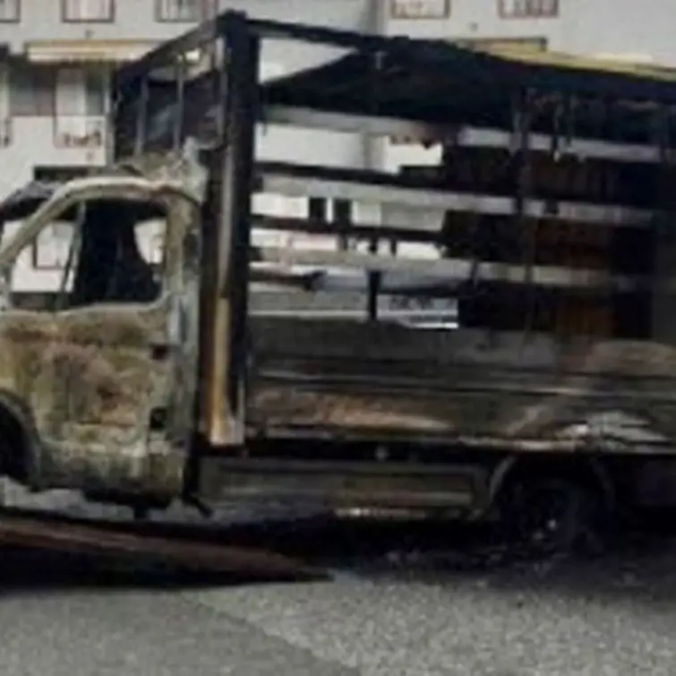 Pizzo, in fiamme il camion di un venditore di prodotti ortofrutticoli