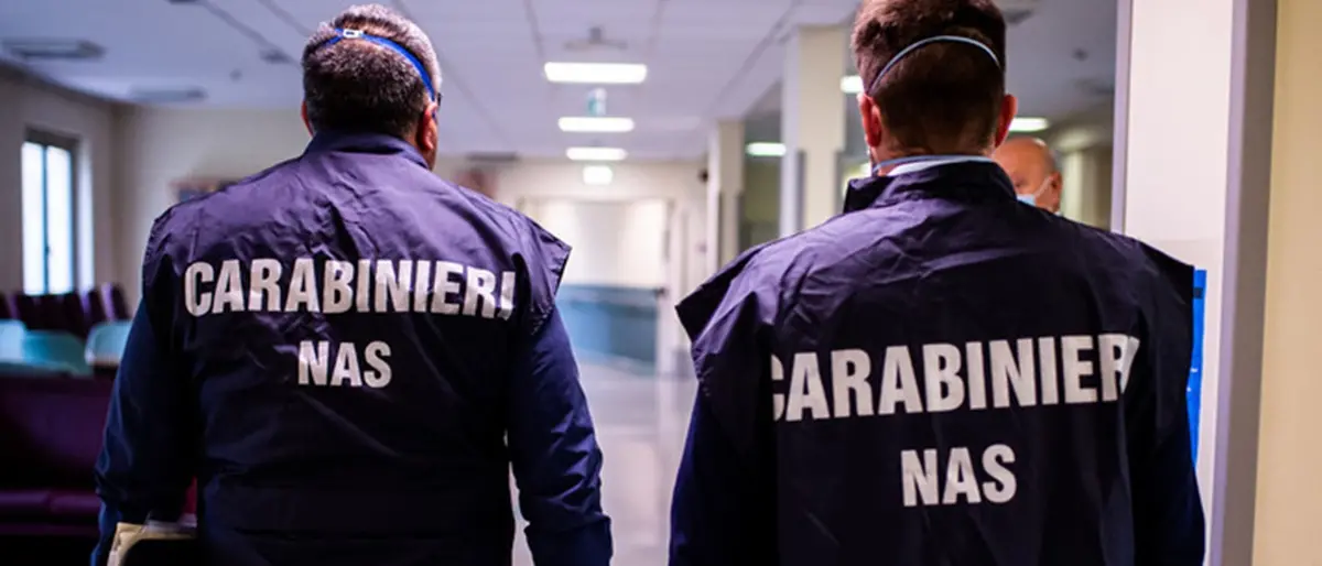 Anziano morto in una casa di cura abusiva: 5 arresti per maltrattamenti e abbandono