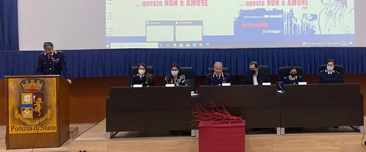 Alla Scuola di Polizia di Vibo celebrata la Giornata contro la violenza sulle donne - Video