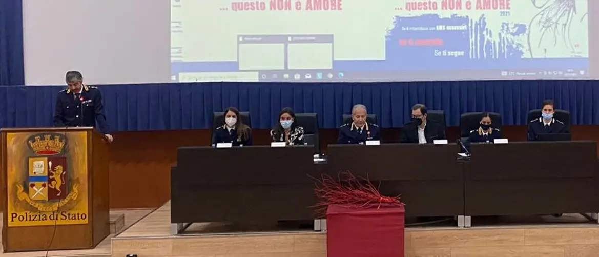 Alla Scuola di Polizia di Vibo celebrata la Giornata contro la violenza sulle donne - Video