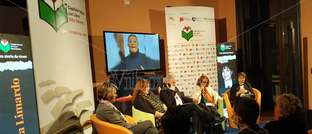 A Vibo la presentazione di “Donne che fanno la differenza” con Lella Golfo -Video