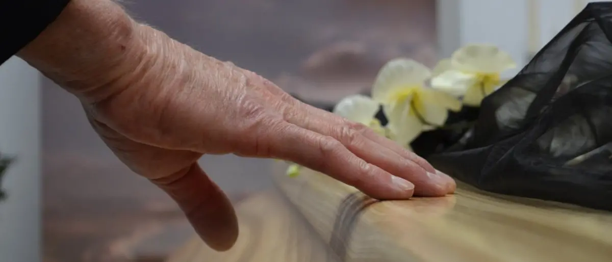 Esplode una bara, a Filadelfia chiuso parte del cimitero cittadino