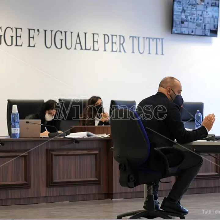 Il maggiore Manzone a Rinascita Scott: «Un lavoro alla moglie del carabiniere in cambio di soffiate»