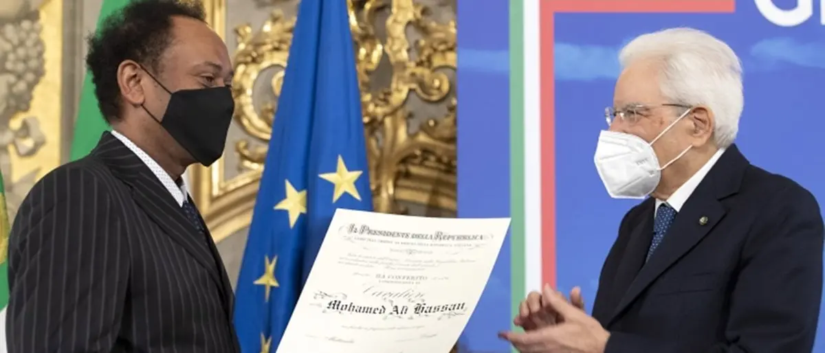 Mohamed Ali Hassan maggiordomo dal cuore d’oro riceve la nomina di Cavaliere