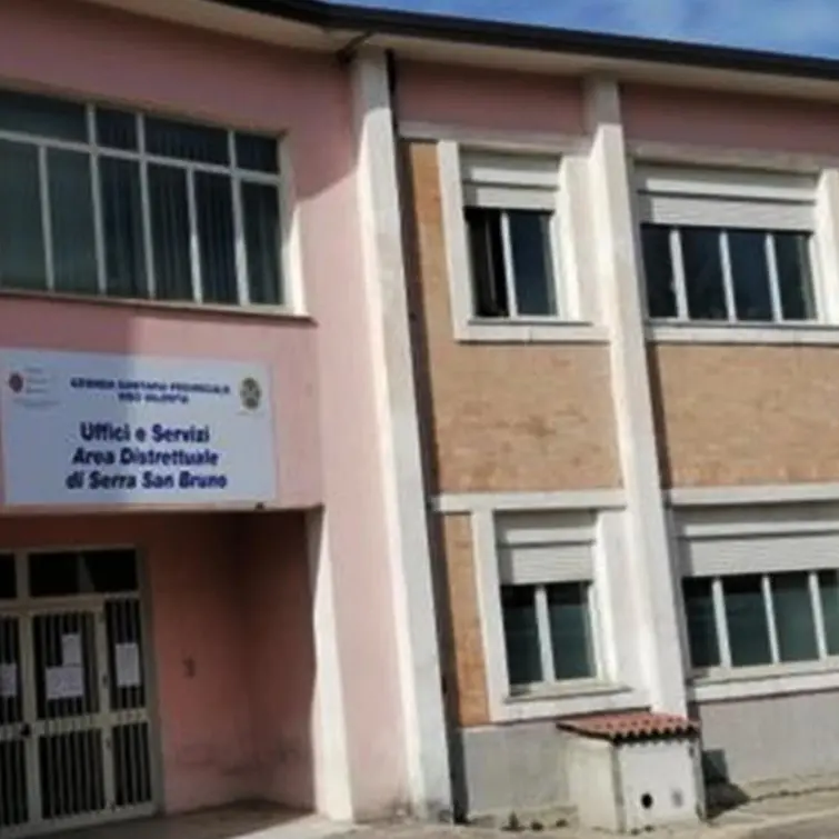 Casa comunità a Serra, la proposta: «Sia ospitata nella sede staccata del Distretto sanitario»