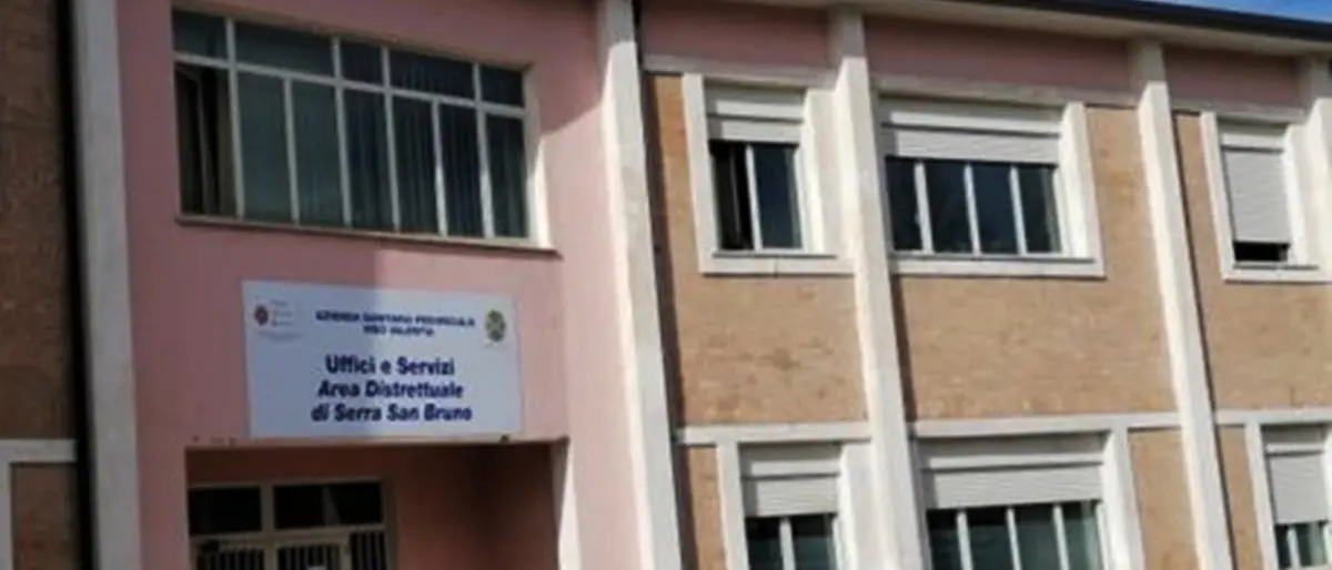 Casa comunità a Serra, la proposta: «Sia ospitata nella sede staccata del Distretto sanitario»