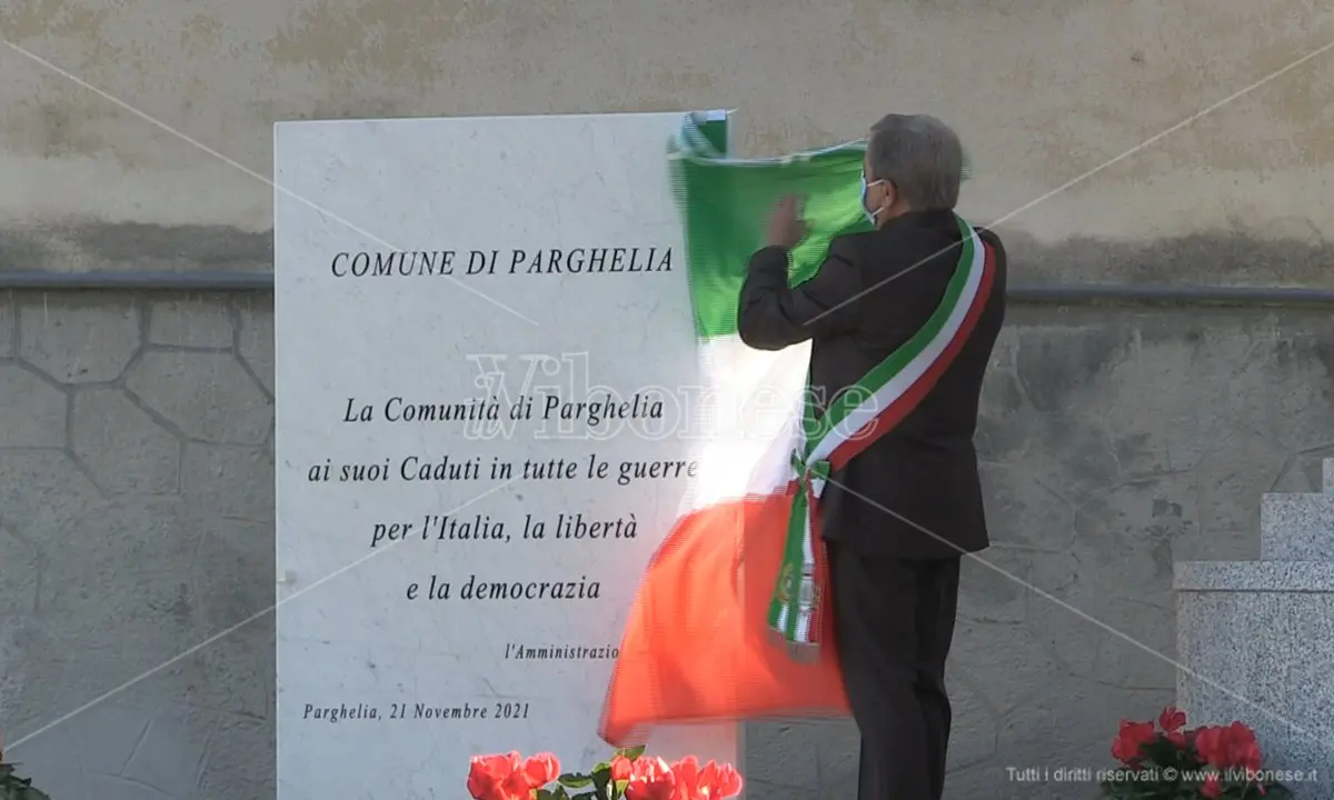 A Parghelia l'inaugurazione del monumento ai caduti di tutte le guerre - Video