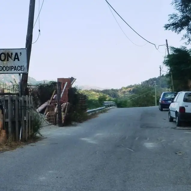 Crolla una casa a Ragonà, evacuata famiglia