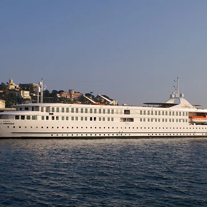 Crocieristi francesi in arrivo al porto di Vibo Marina
