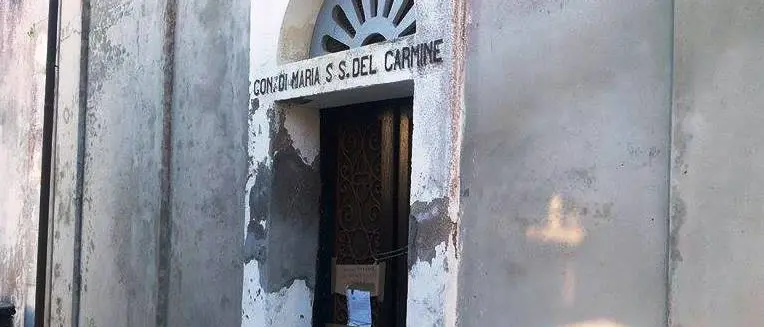 Esalazioni dai loculi. Chiusa cappella comunitaria a Stefanaconi